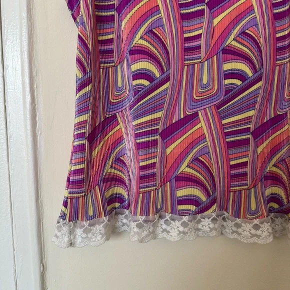 Vintage Feline USA 80s Pattern Tank Top with Lace Trim - Picture 2 of 5